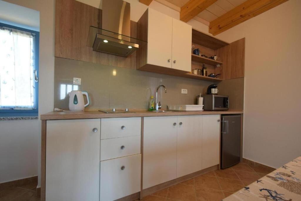 Skrbčići Apartments Insula Insule - Rustic & Peaceful מראה חיצוני תמונה
