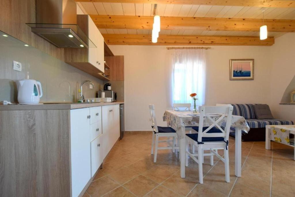 Skrbčići Apartments Insula Insule - Rustic & Peaceful מראה חיצוני תמונה
